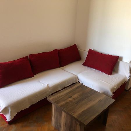 Lovely 1 Bedroom Apartment Close To Old Town Bucareste Exterior foto