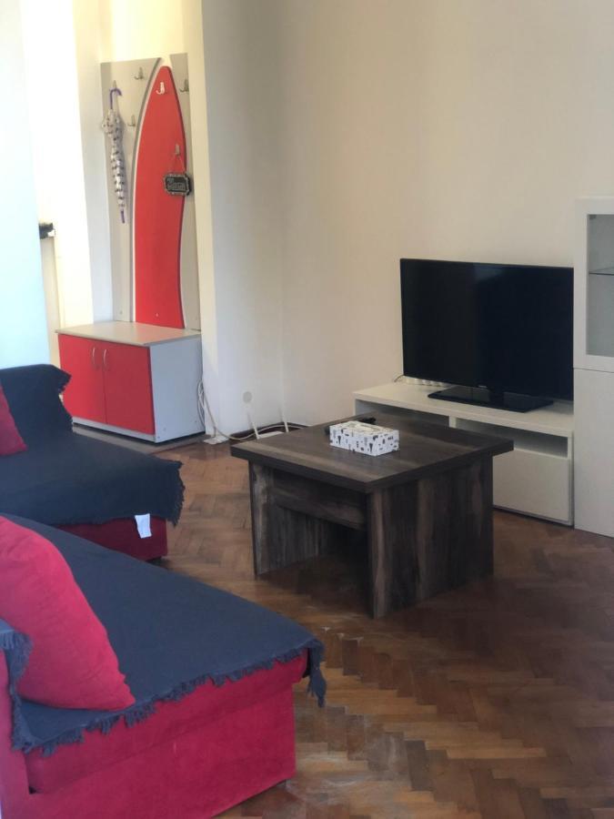 Lovely 1 Bedroom Apartment Close To Old Town Bucareste Exterior foto