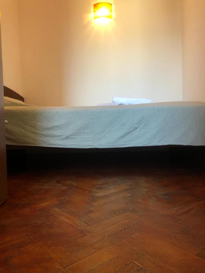 Lovely 1 Bedroom Apartment Close To Old Town Bucareste Exterior foto