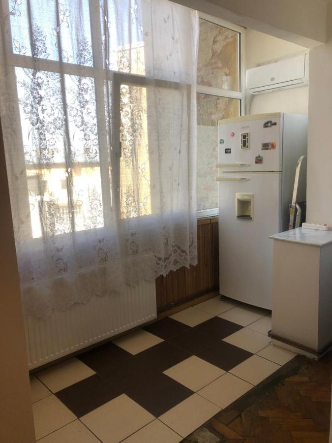Lovely 1 Bedroom Apartment Close To Old Town Bucareste Exterior foto
