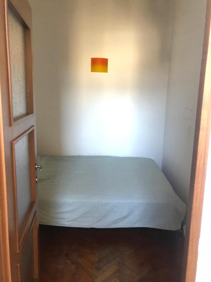 Lovely 1 Bedroom Apartment Close To Old Town Bucareste Exterior foto